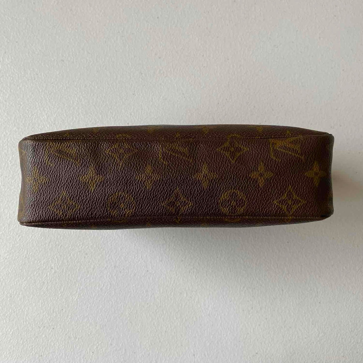 Louis Vuitton monogram make up bag pouch 23 authentic with COA