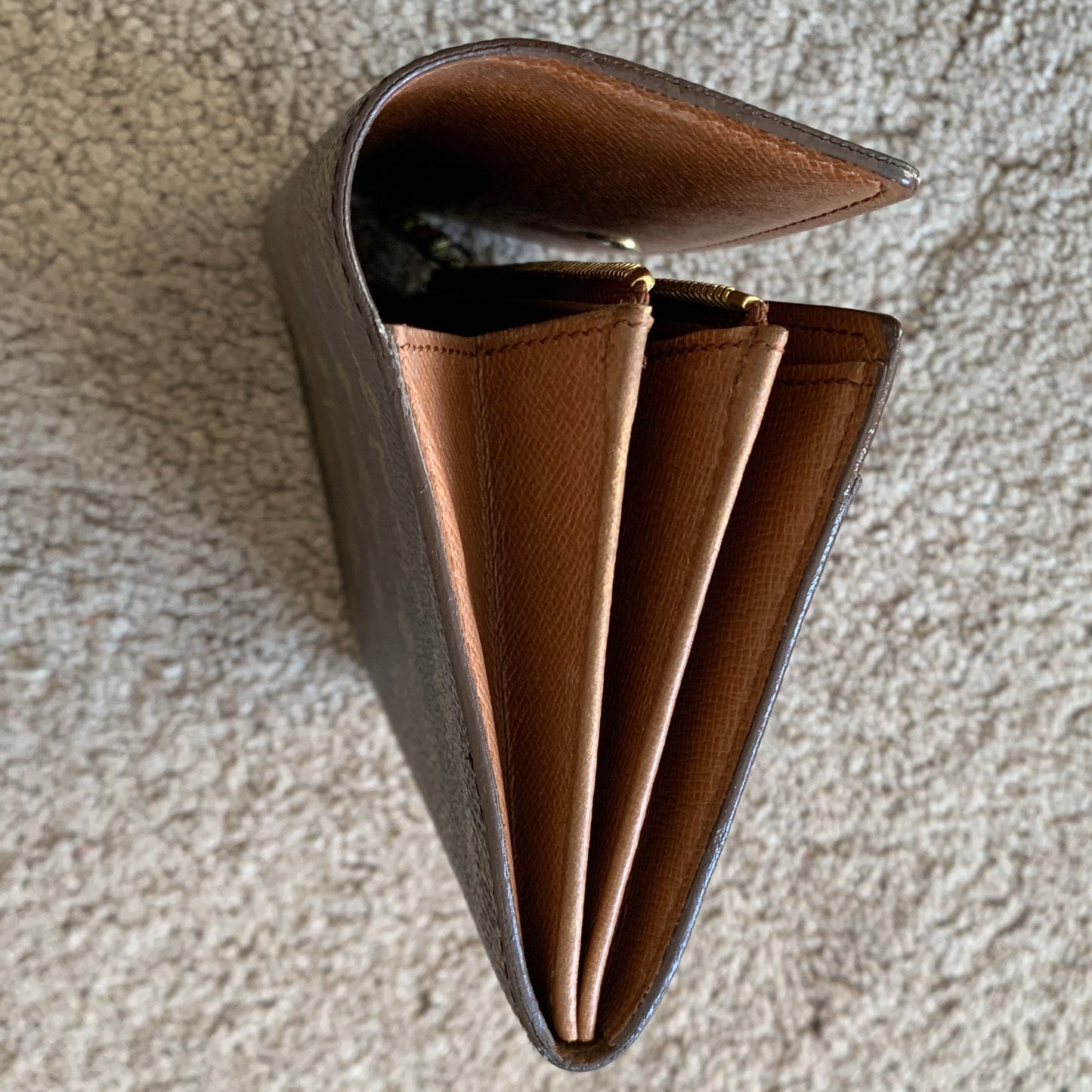 Authentic Louis Vuitton women’s monogram long wallet