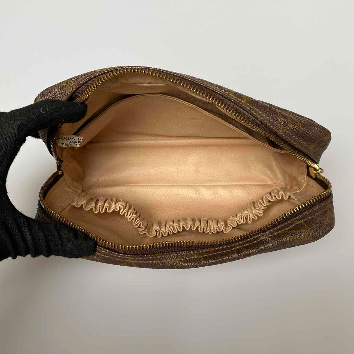Louis Vuitton monogram make up bag pouch 23 authentic with COA