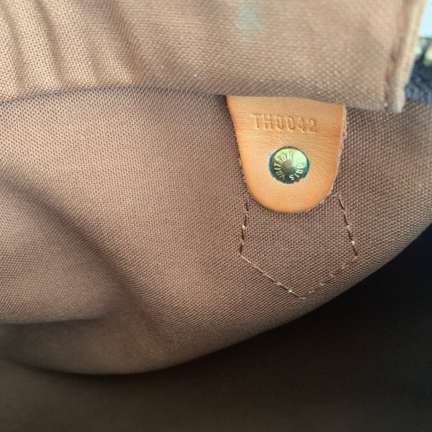 Authentic Louis Vuitton vintage speedy 30 handbag