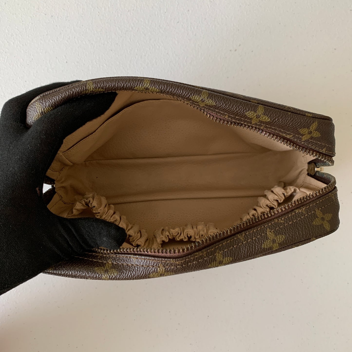 Louis Vuitton trousse 23 Cosmetic pouch 842 authentic with COA