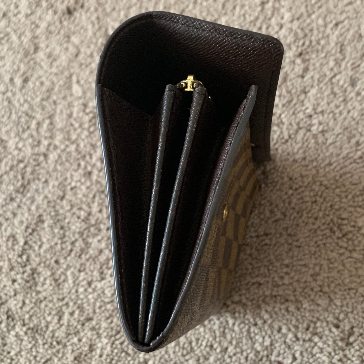 Authentic Louis Vuitton women’s damier Sarah long wallet