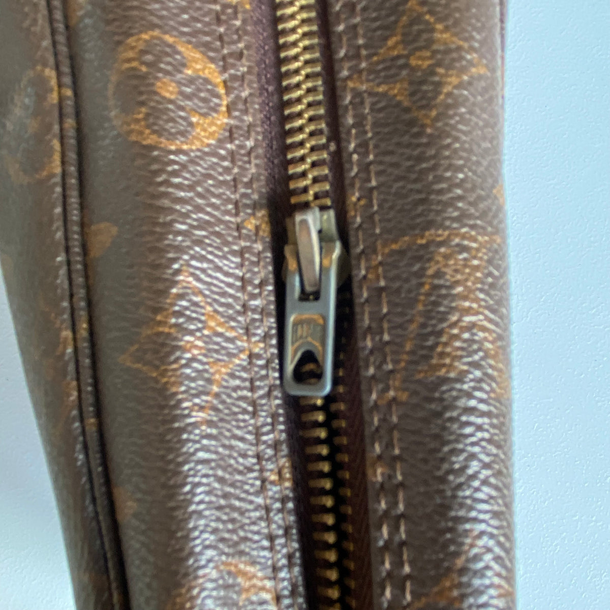 Louis Vuitton monogram cosmetic makeup 28 pouch bag Authentic with COA 12.5x8.5x3.5