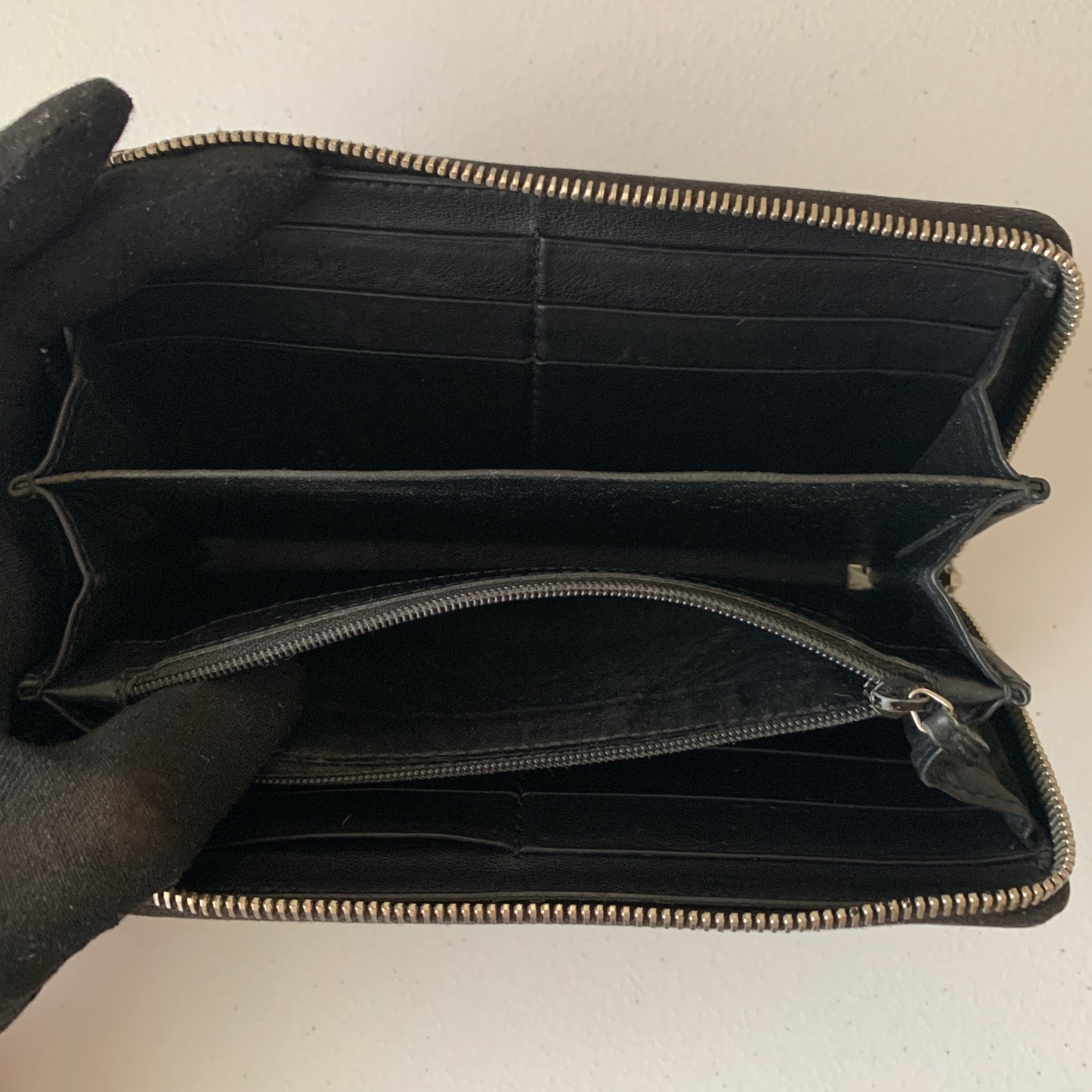 Gucci Black signature monogram guccissima Leather zipper around long wallet aut