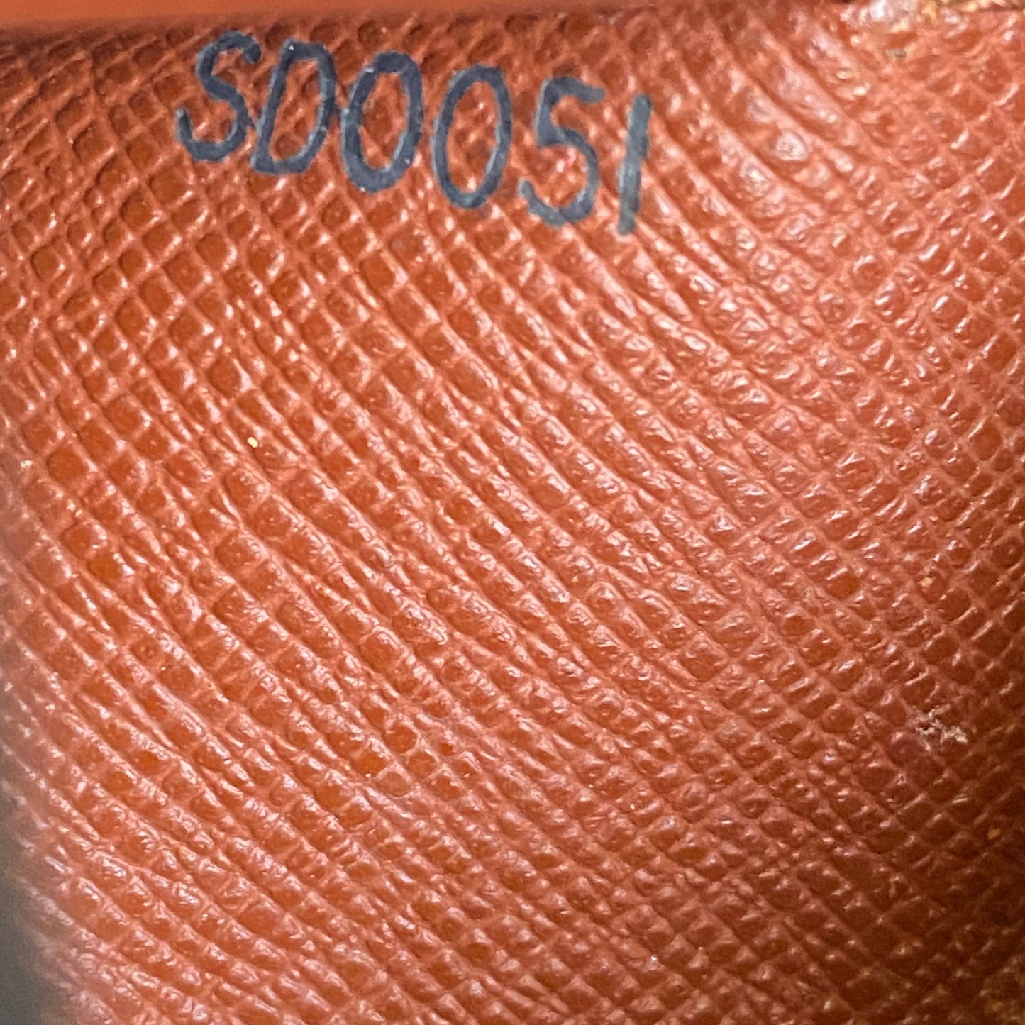 Louis Vuitton monogramwallet SD0051 Authentic with coa