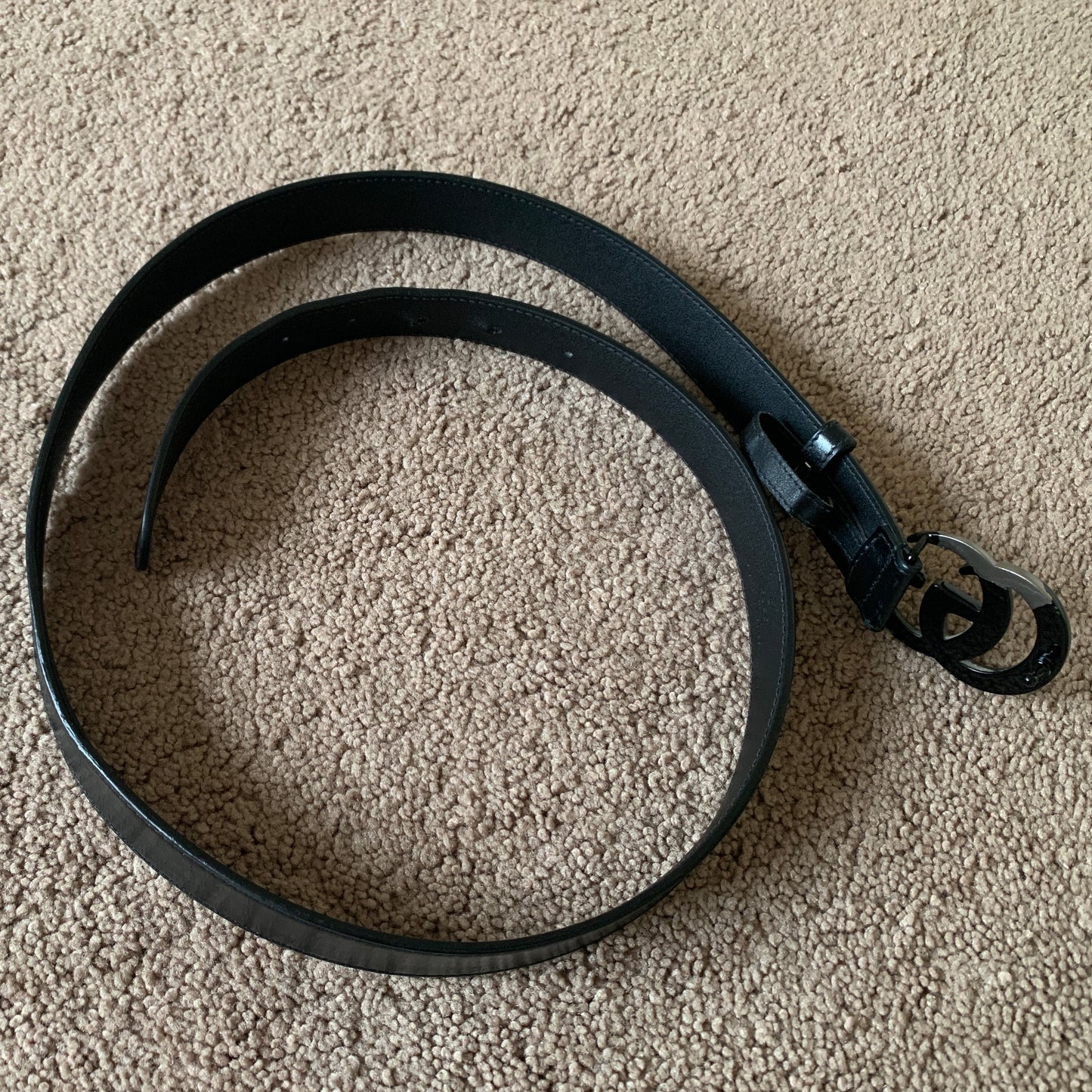 Authentic Gucci unisex black leather belt with GG marmont buckle