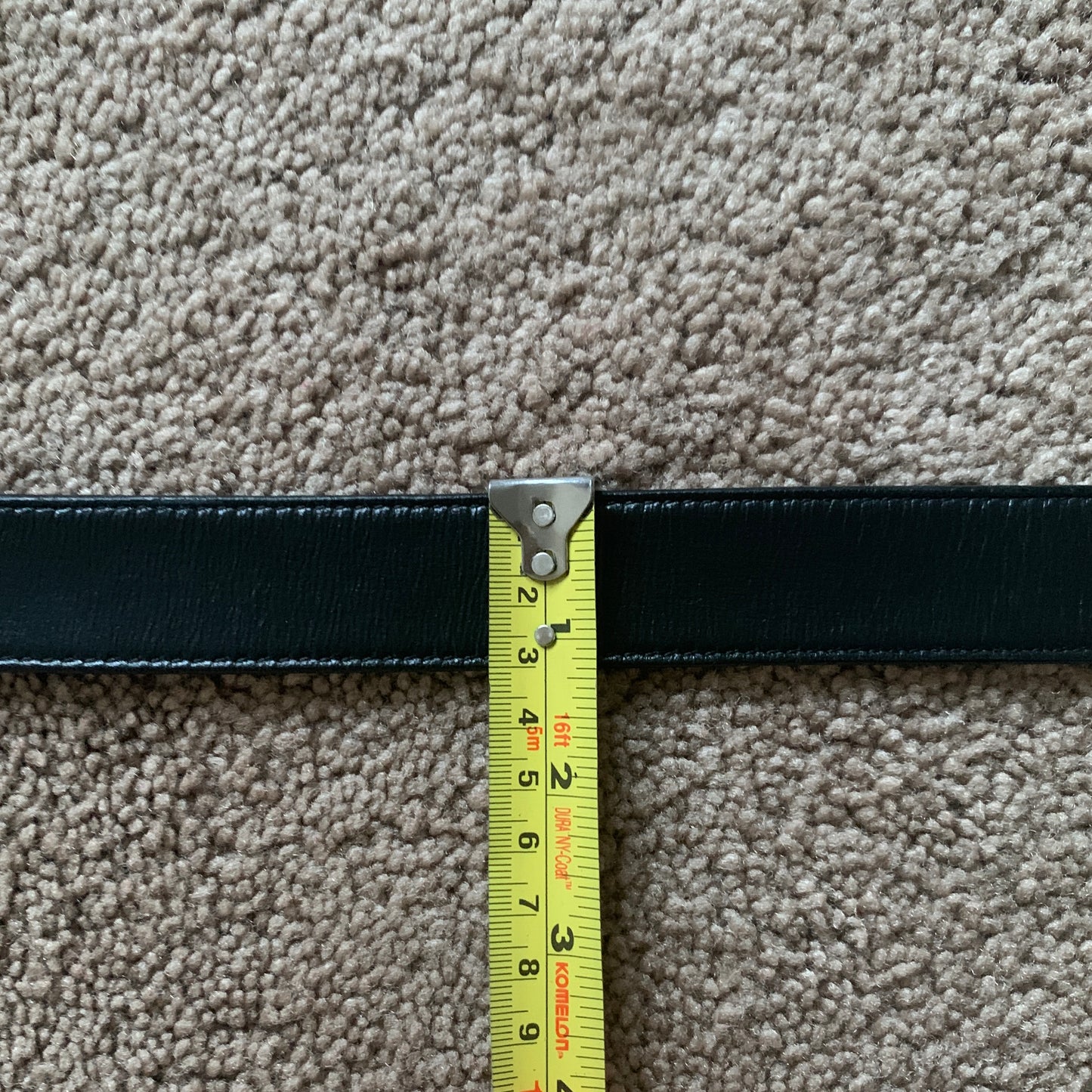 Authentic Gucci unisex black leather belt with GG marmont buckle