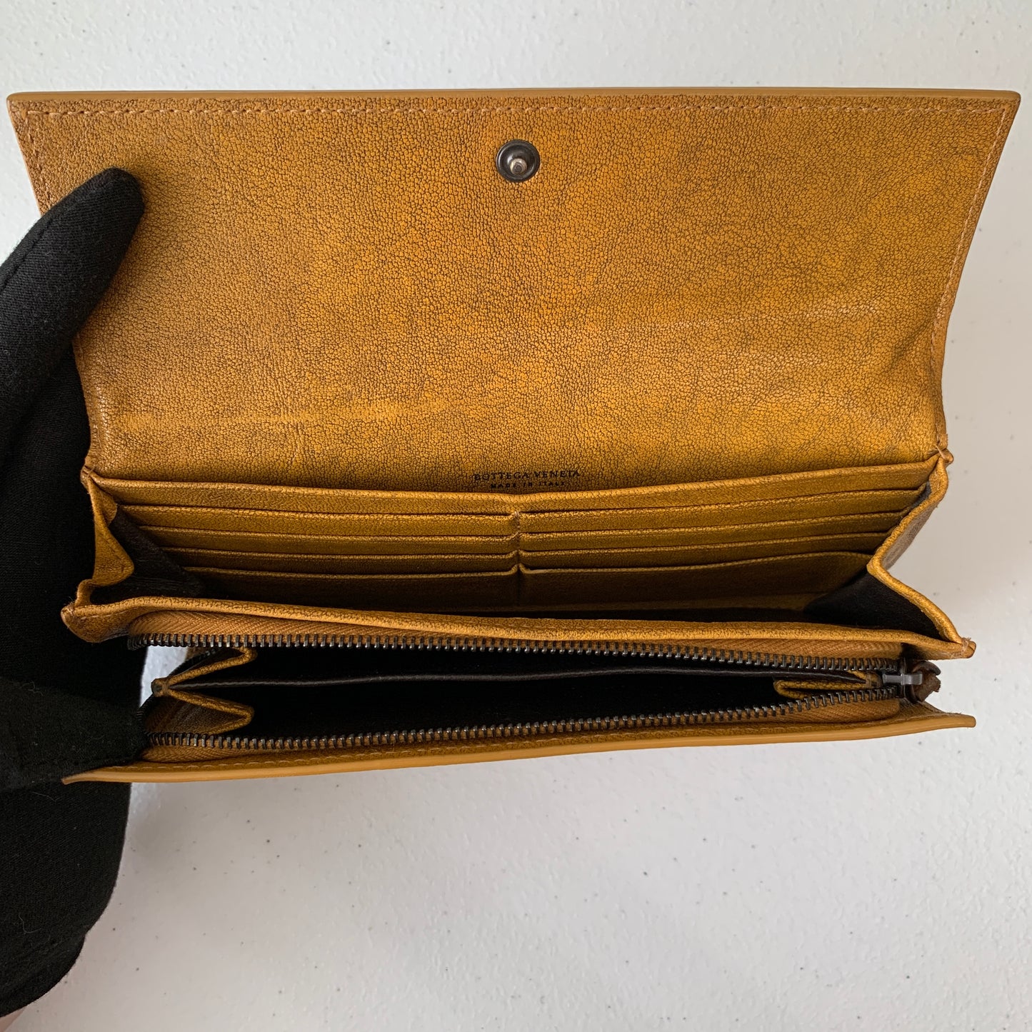 Bottega Veneta intrecciato women’s leather wallet 3.5x 7.5” authentic with COA