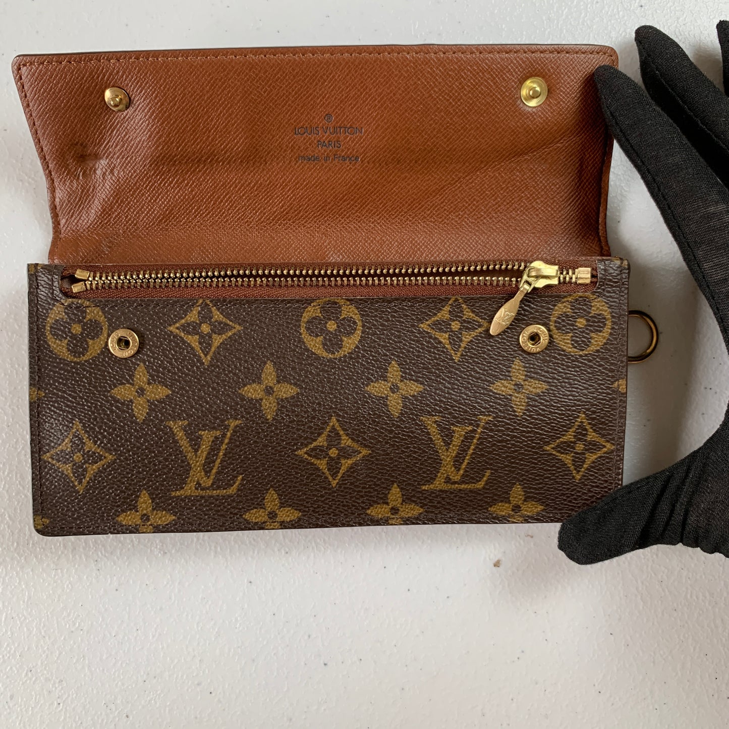 Louis Vuitton monogram long wallet authentic with COA th0025