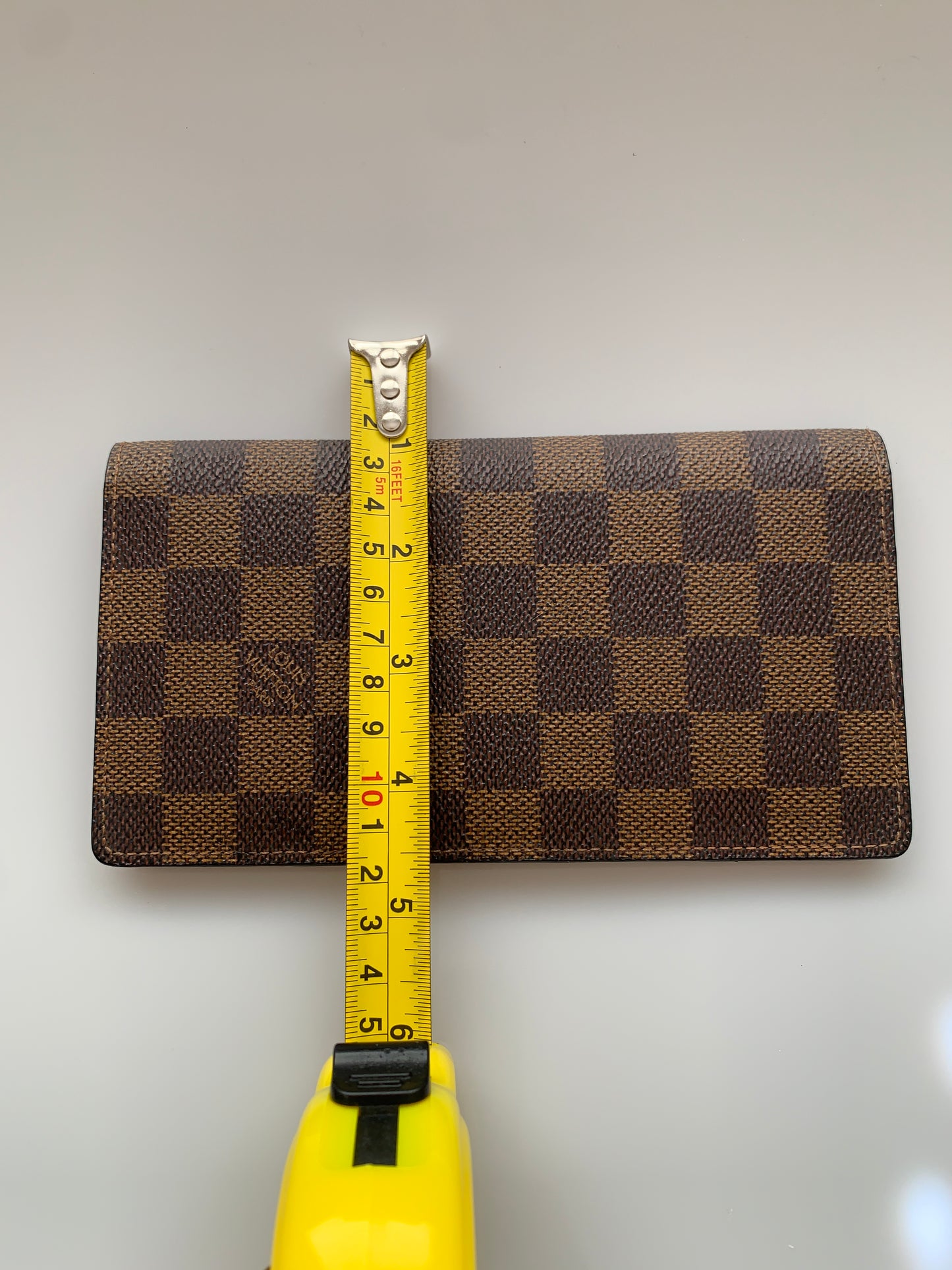 Louis Vuitton damier long card holder wallet unisex authentic with COA CT4180