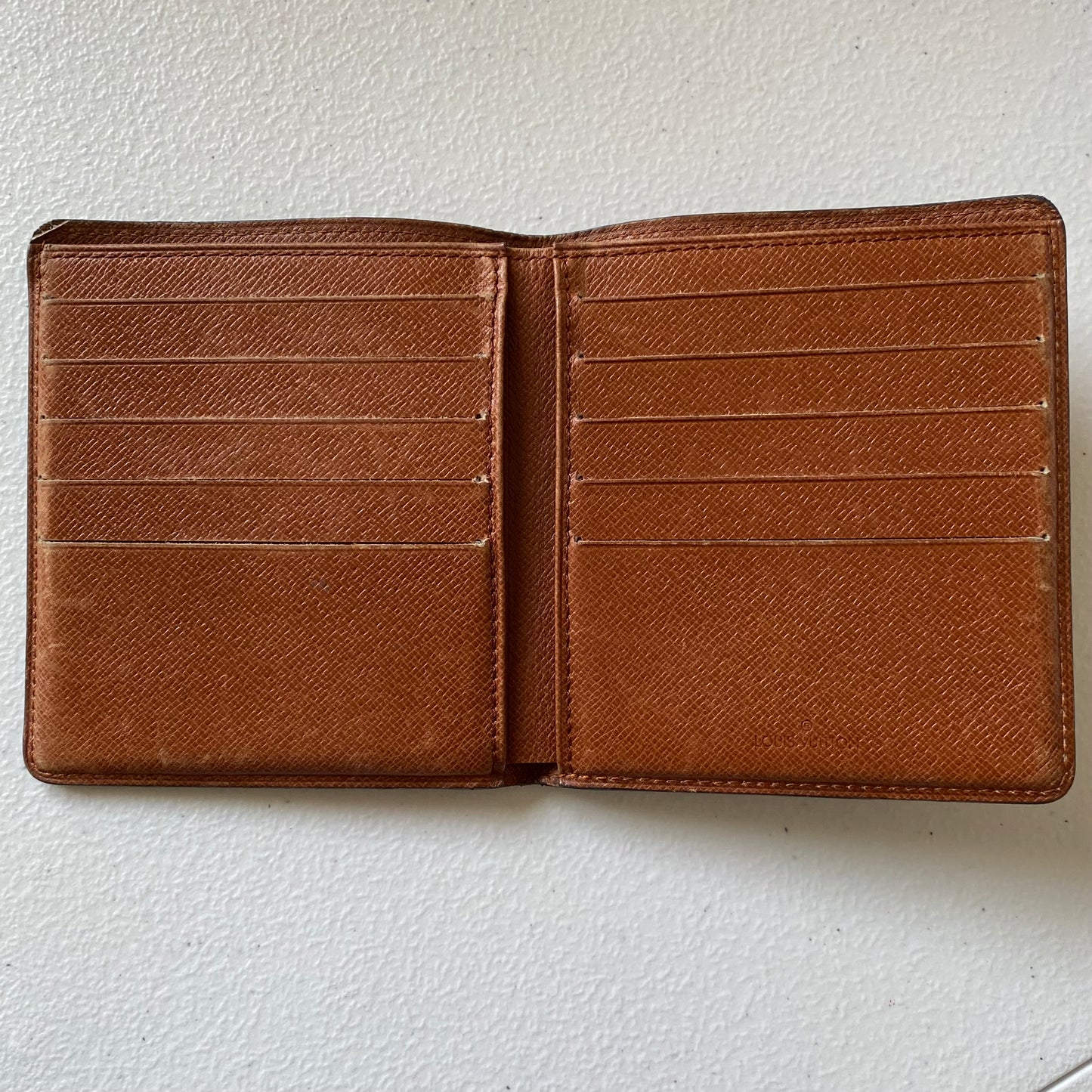 Louis Vuitton monogram men’s bifold wallet Authentic with COA