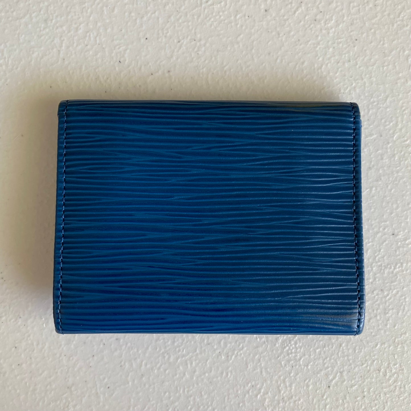 Louis Vuitton unisex blue Epi leather card holder MI0963 authentic with coa