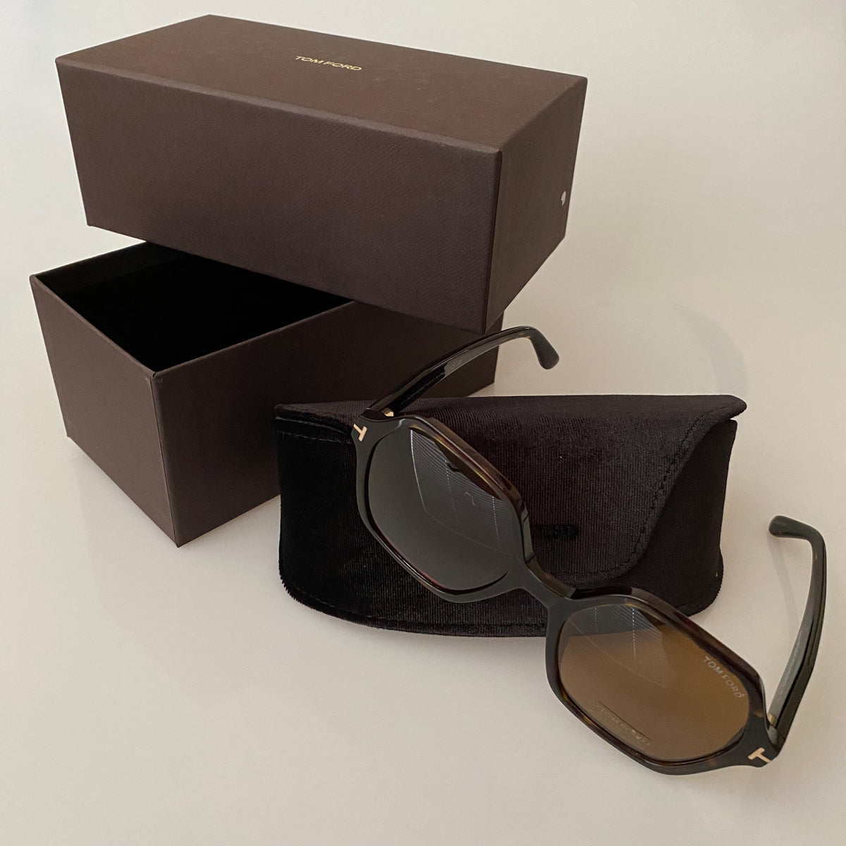 Tom ford New with Box women’s tortoiseshell sunglasses Authentic with COA