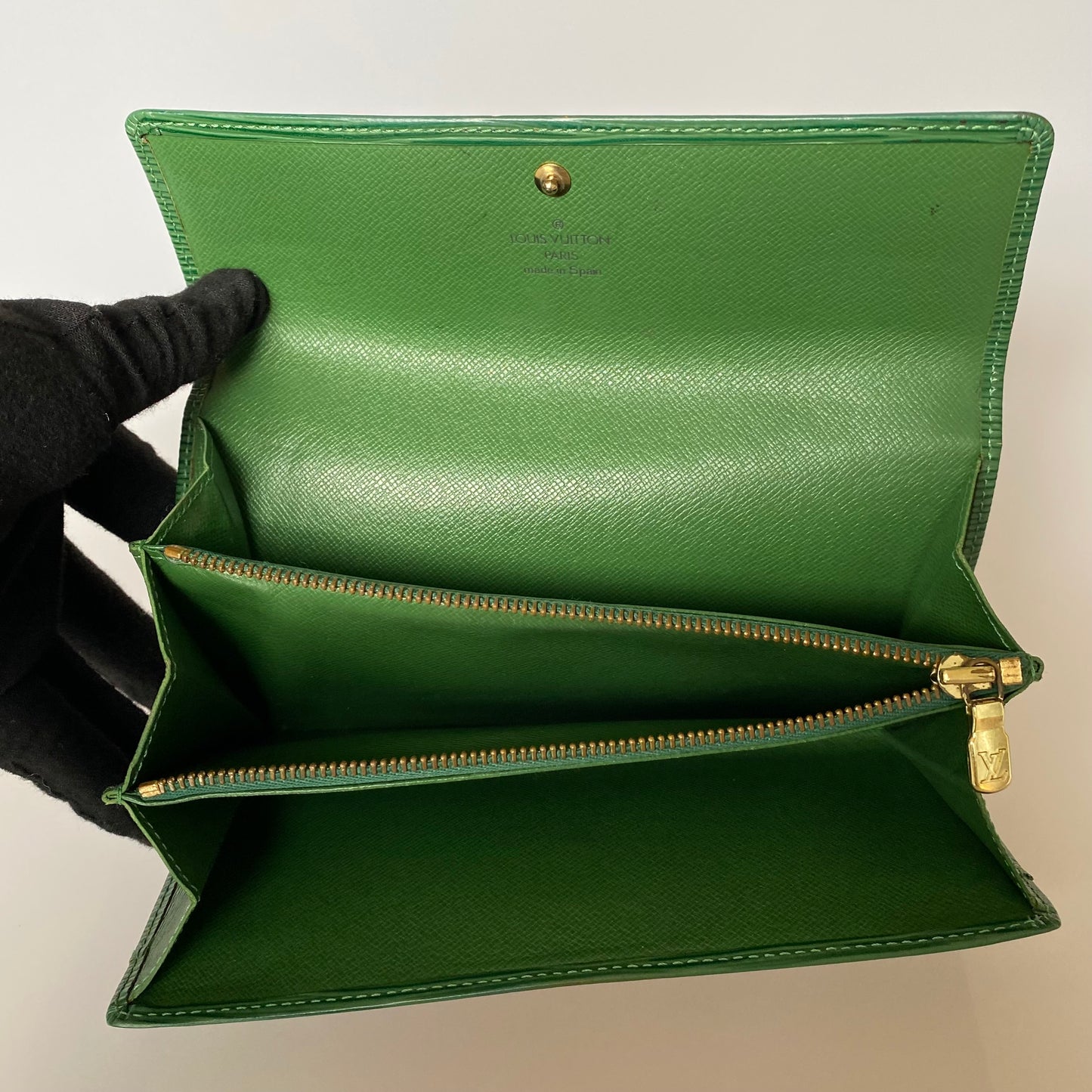 Louis Vuitton green epi leather long wallet CA1906 Authentic with coa