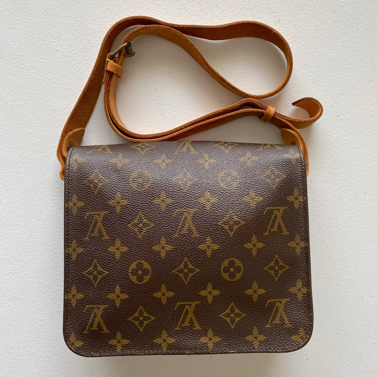 Louis Vuitton crossbody bag 8905 SL Authentic with COA 9x8.6x2.5