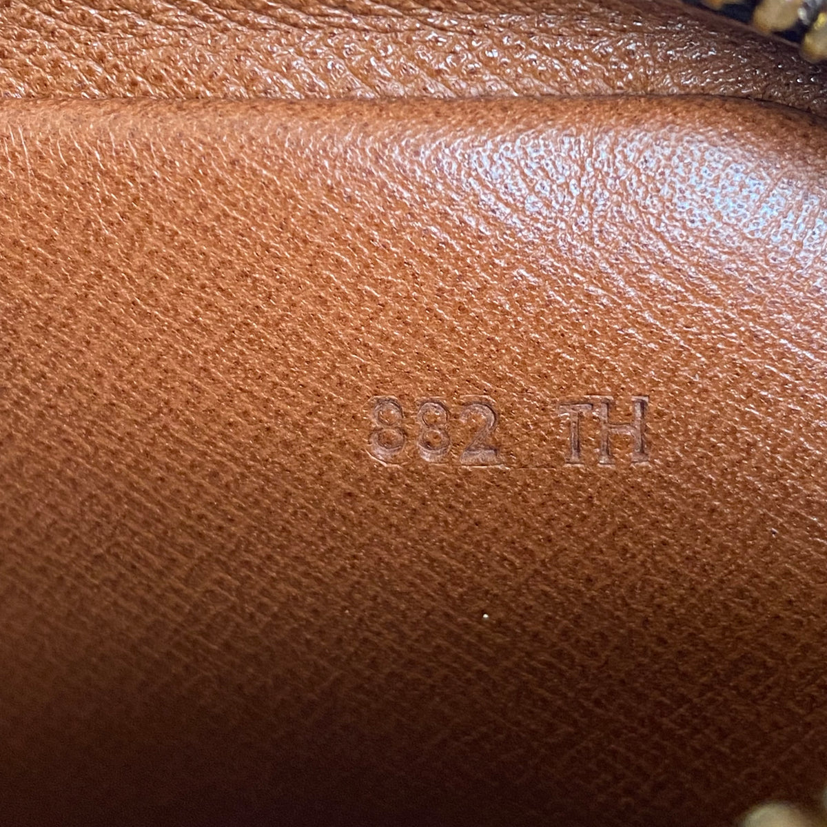 Louis Vuitton monogram wristlet clutch bag 882TH Marly Dragonne Authentic with COA 9x5.2x1.5