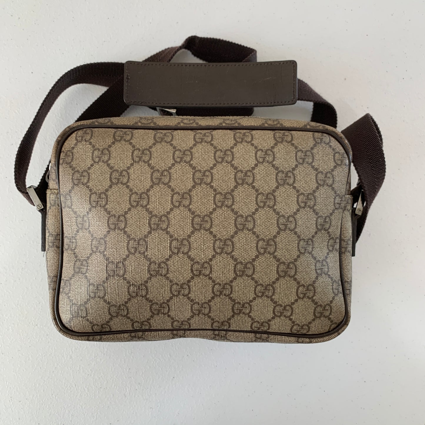Gucci GG supreme crossbody Bag authentic with COA