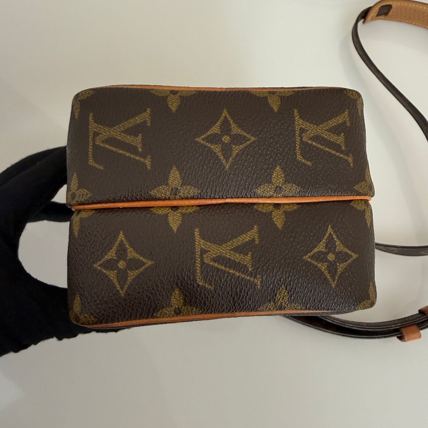 Louis Vuitton Monogram Amazon crossbody bag unisex authentic with COA mini