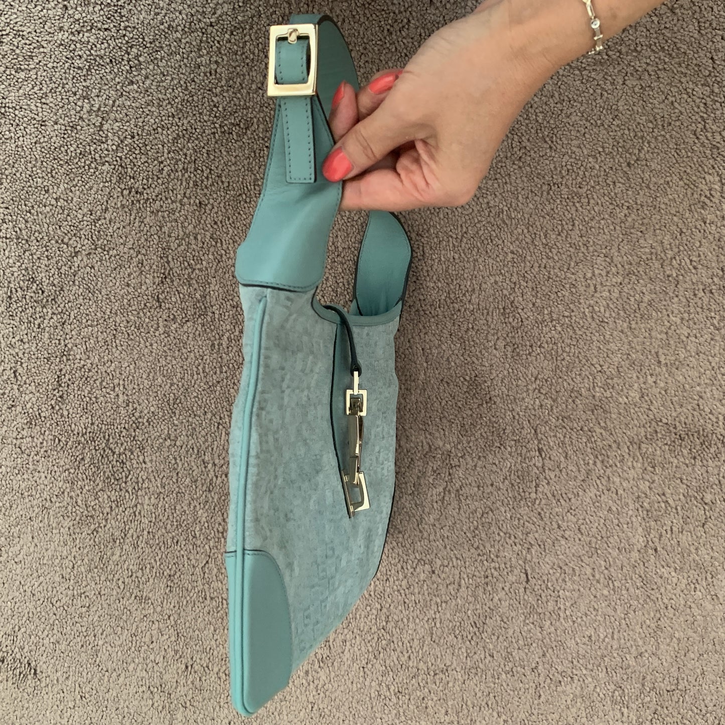 Authentic Gucci women’s vintage Jackie light blue handbag