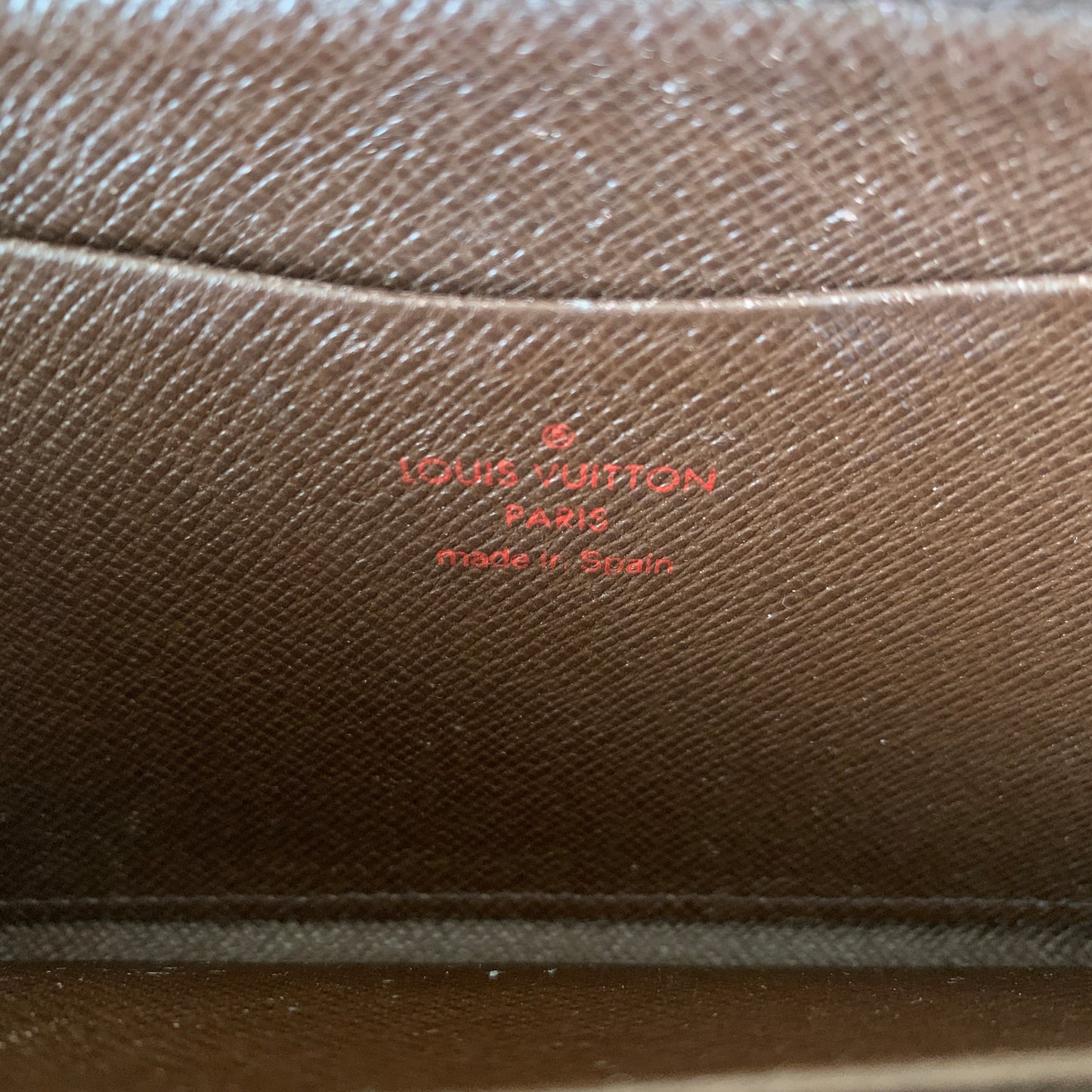 Louis Vuitton damier zippy wallet ca0073 authentic with COA 3.8x7.3”