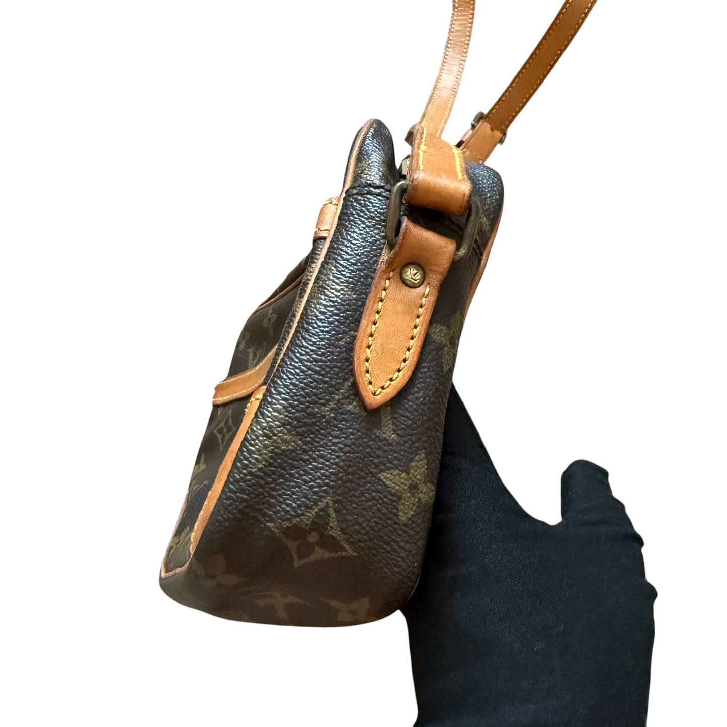 Louis Vuitton monogram crossbody bag authentic with COA 9x6x2