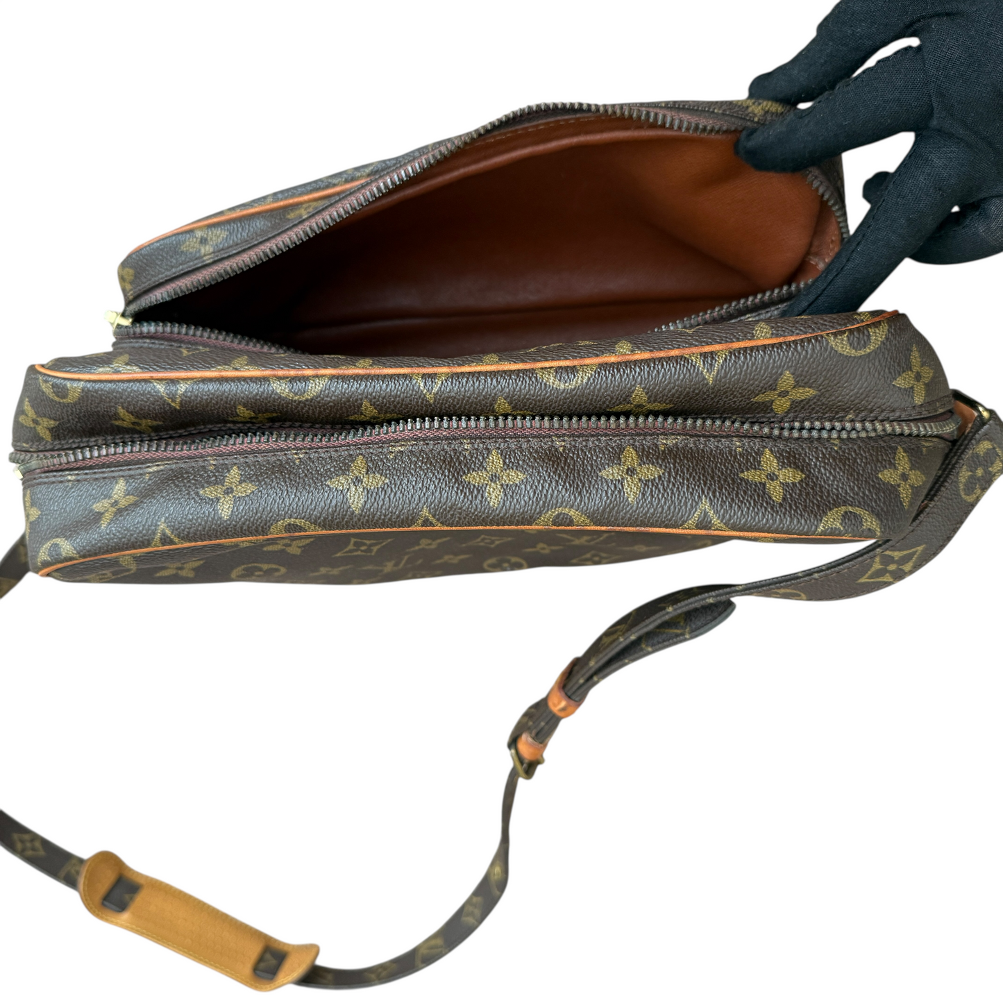 Louis Vuitton monogram Nile crossbody bag unisex authentic with COA