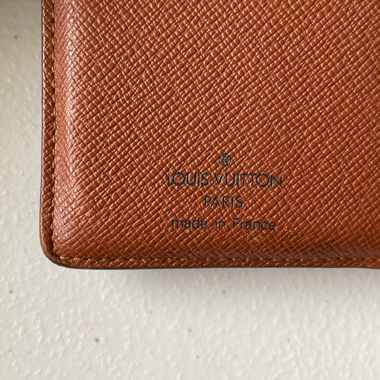 Louis Vuitton monogramwallet TH1000 Authentic with COA 5.2x3.5