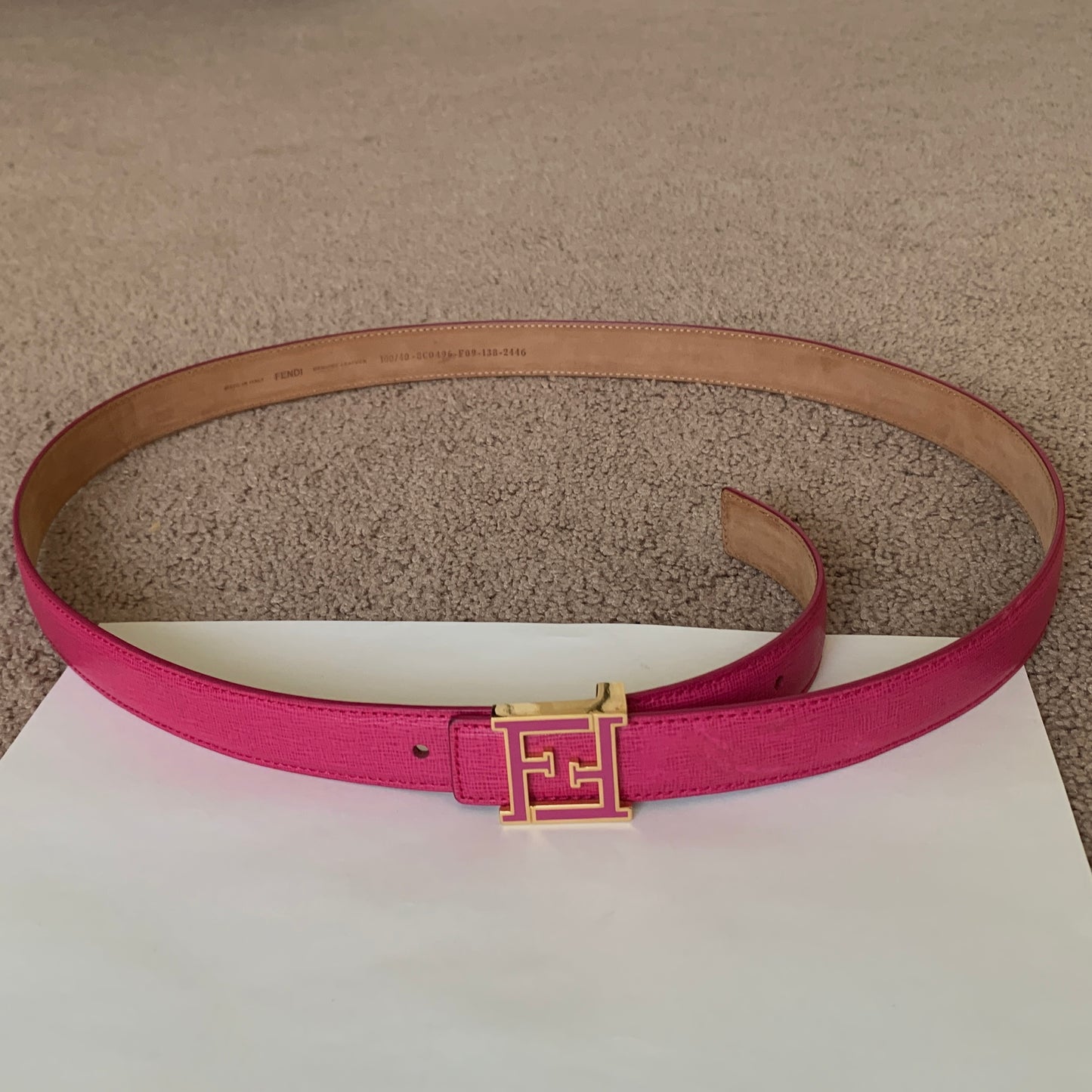 Authentic Fendi women’s fuchsia leather belt with FF buckle