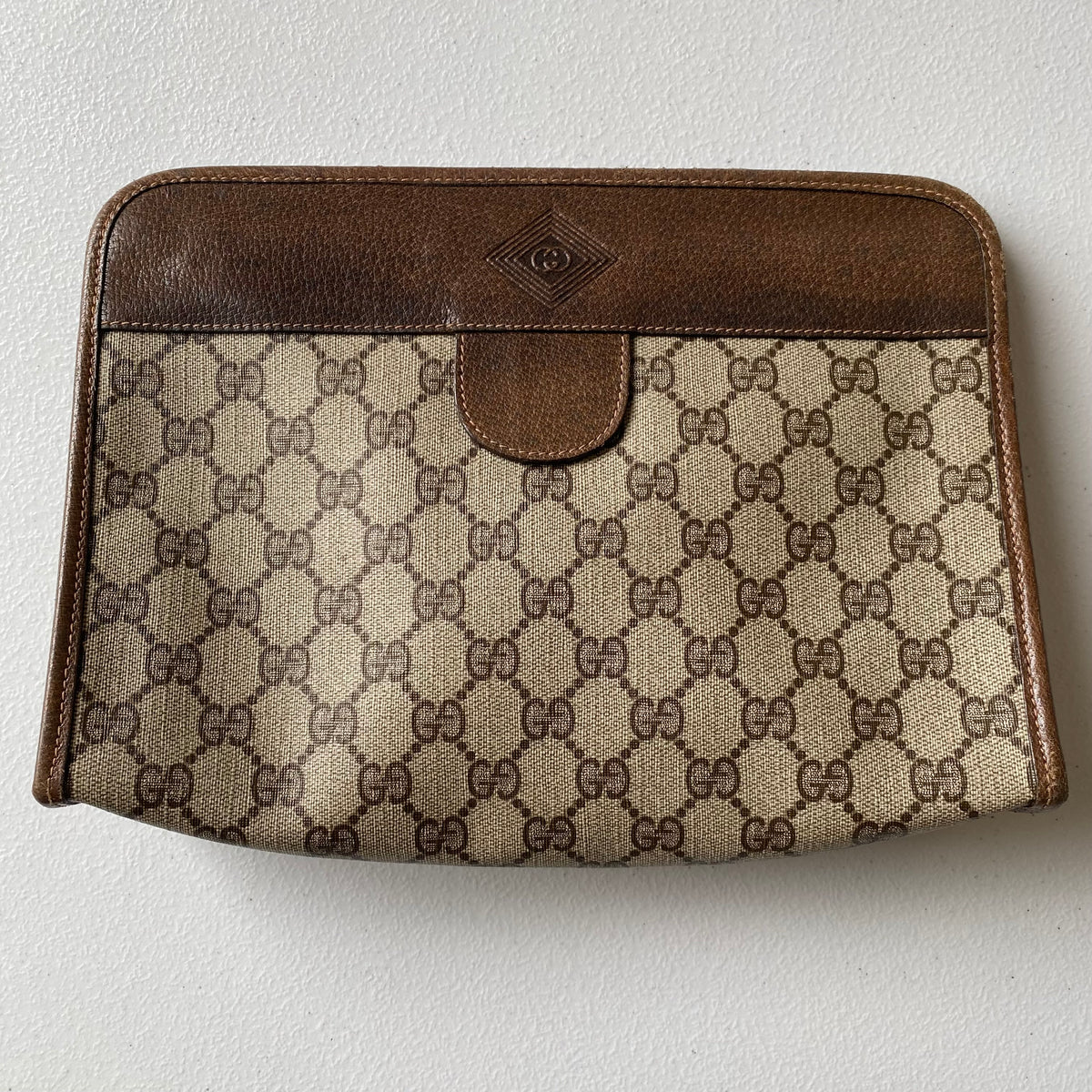 Gucci GG monogram clutch bag Authentic with coa 10.7x8x2.7