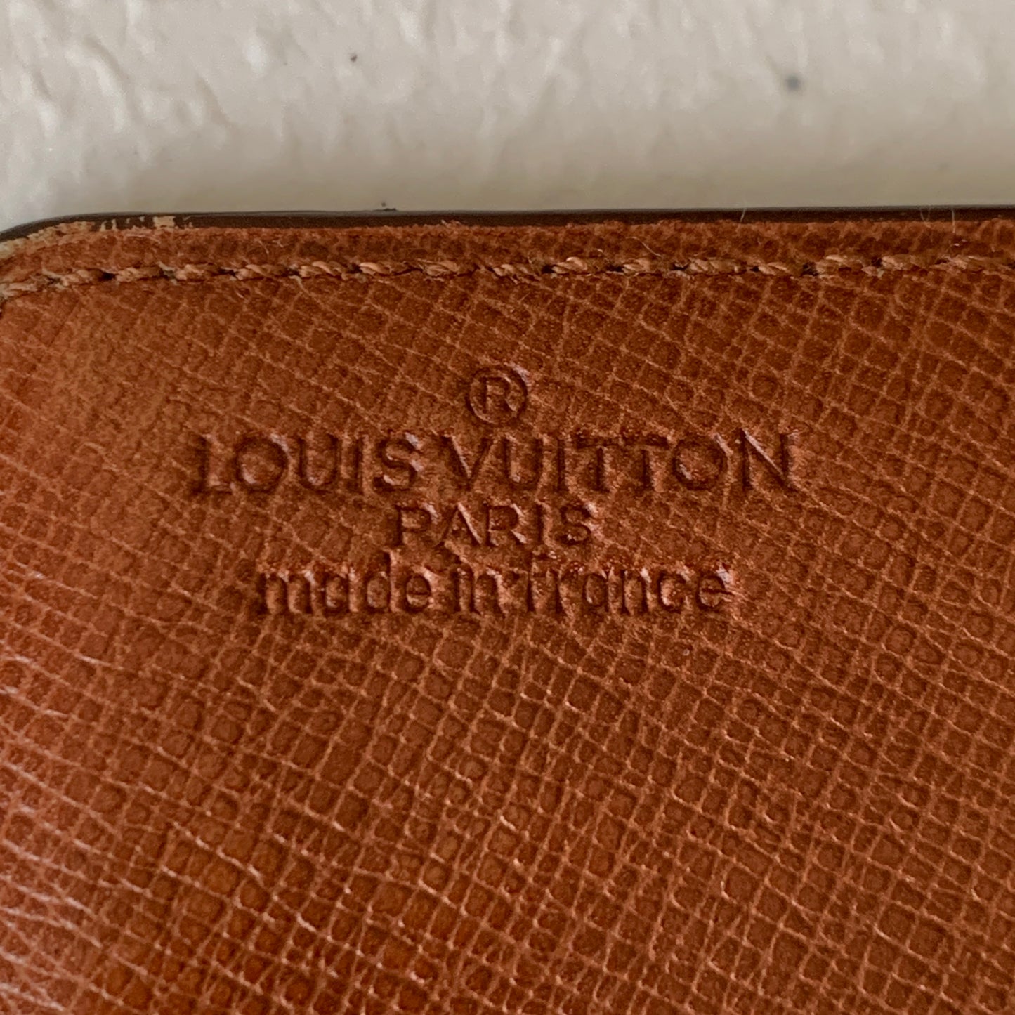 Louis Vuitton monogram card passport holder 874 ET authentic with COA