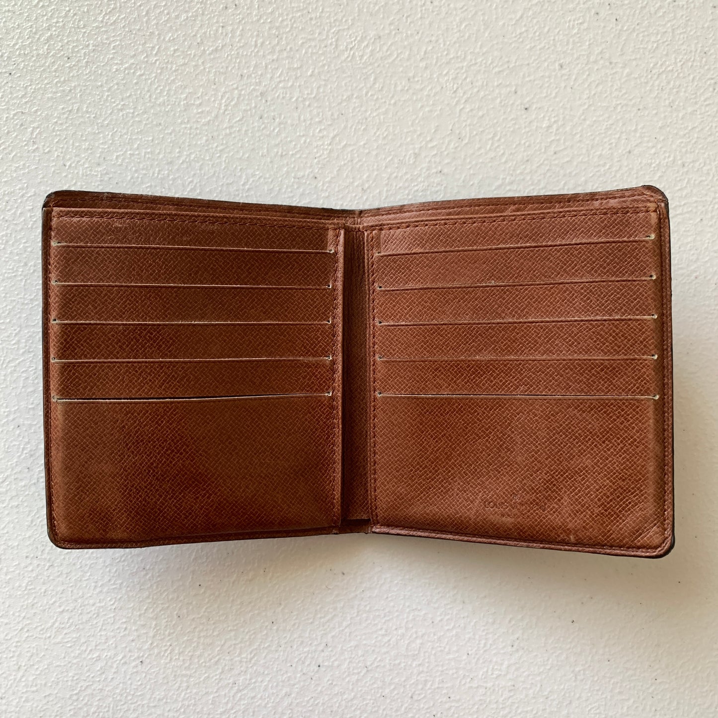 Louis Vuitton monogram men’s bifold wallet 8908FA Authentic with COA