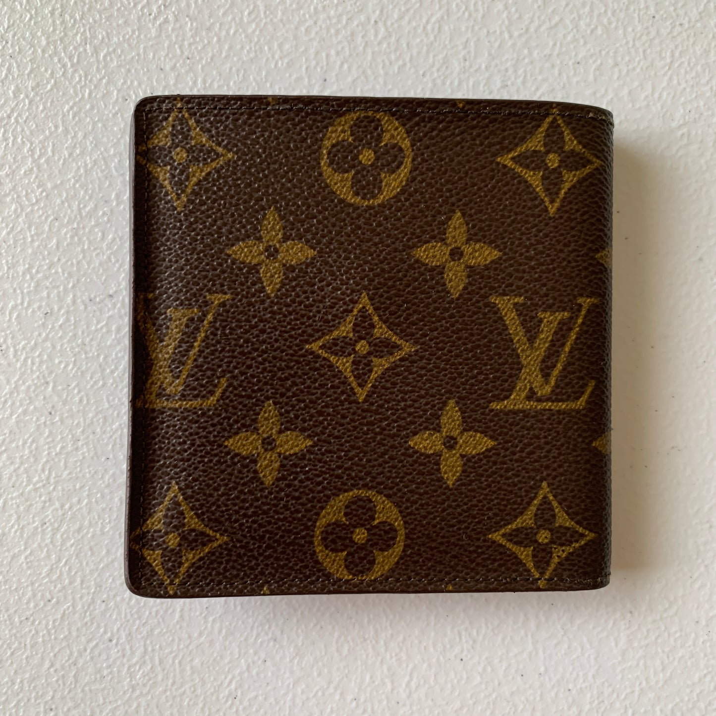 Louis Vuitton men’s monogram bifold wallet AN0968 authentic w/COA