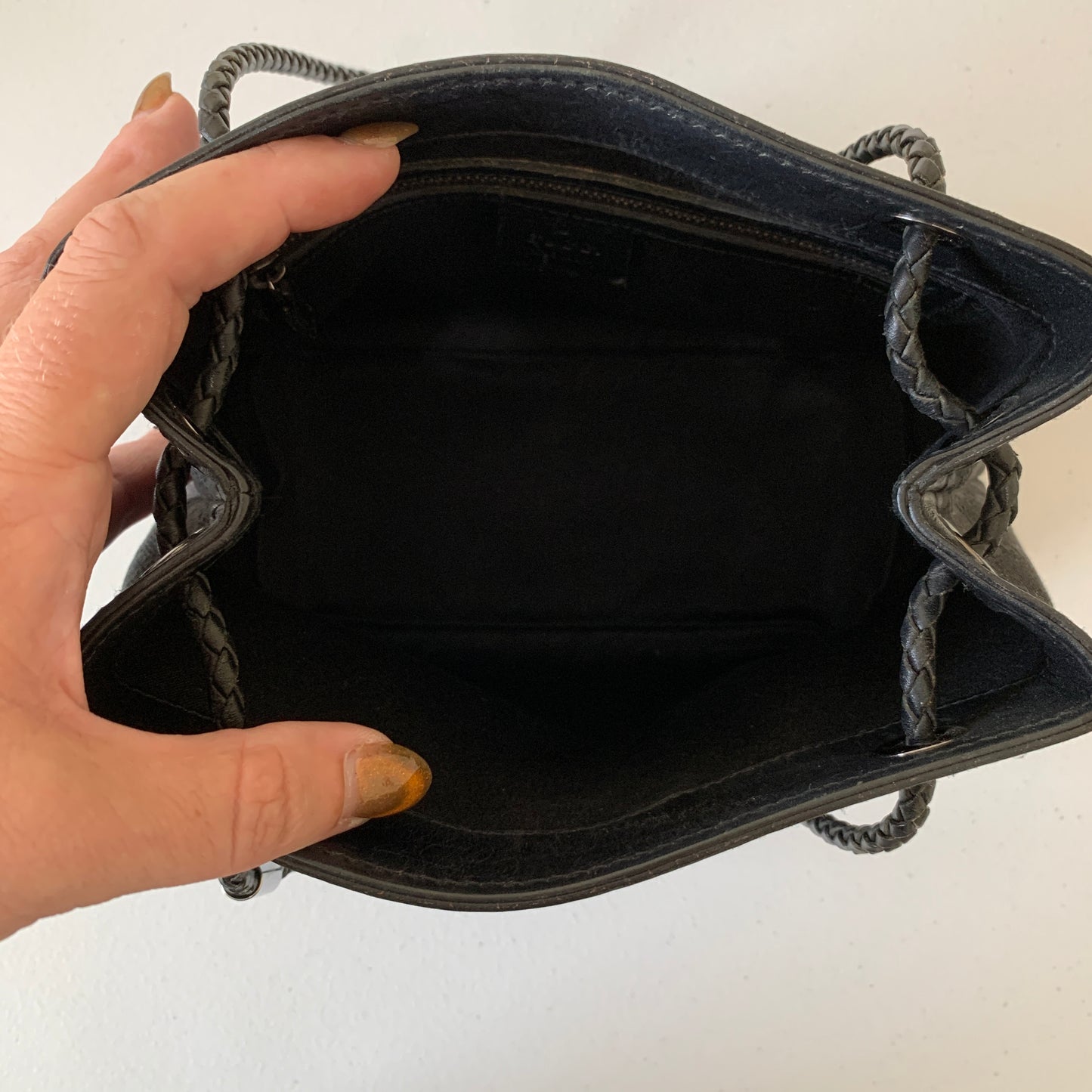 Gucci black GG monogram shoulder bag authentic with COA