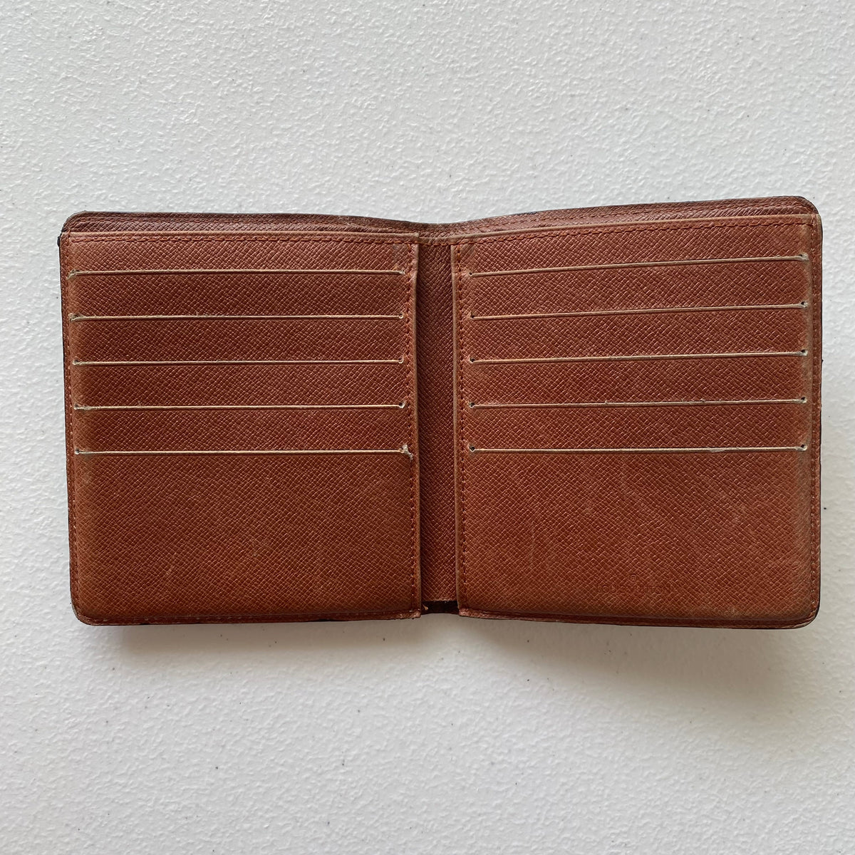 Louis Vuitton monogram men’s bifold wallet RA0930 Authentic with COA 4.5x4