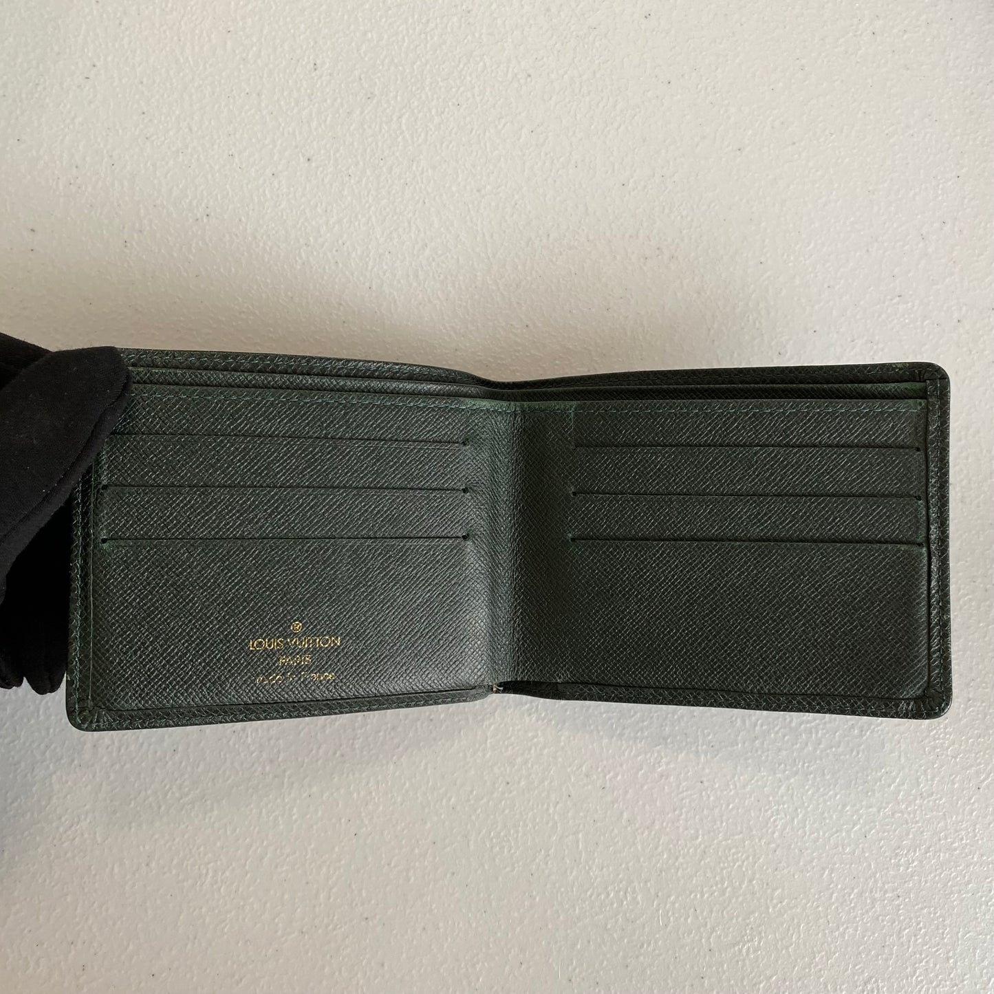 Louis Vuitton green taiga men bifold wallet mi0923 authentic with coa