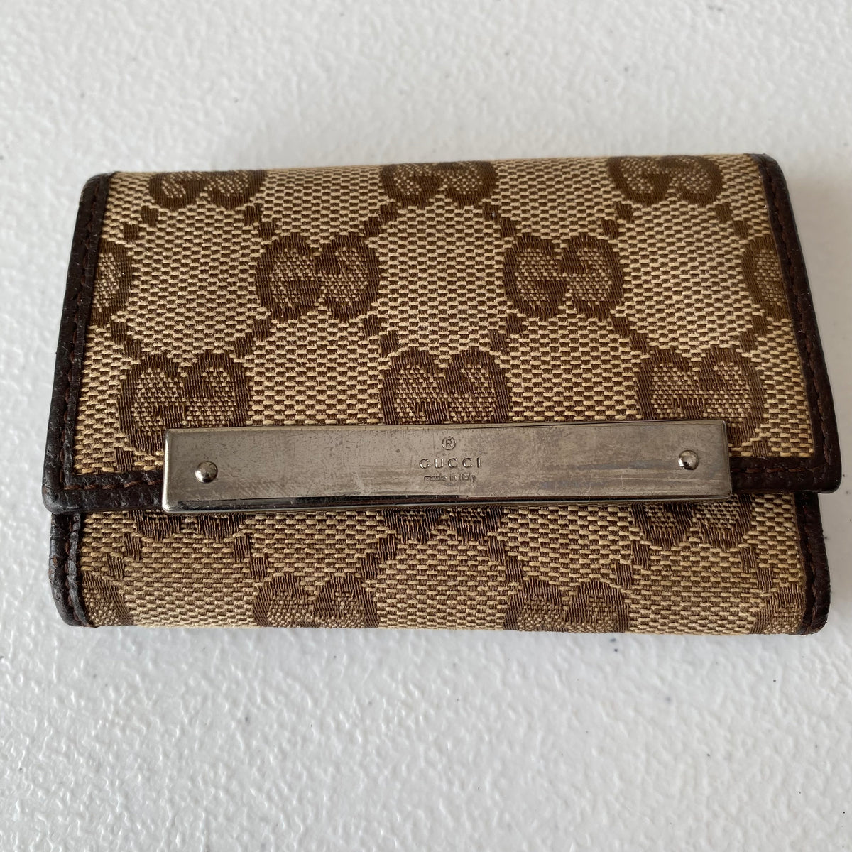 Gucci monogram 6 ring key holder Authentic with COA 3.6x2.4
