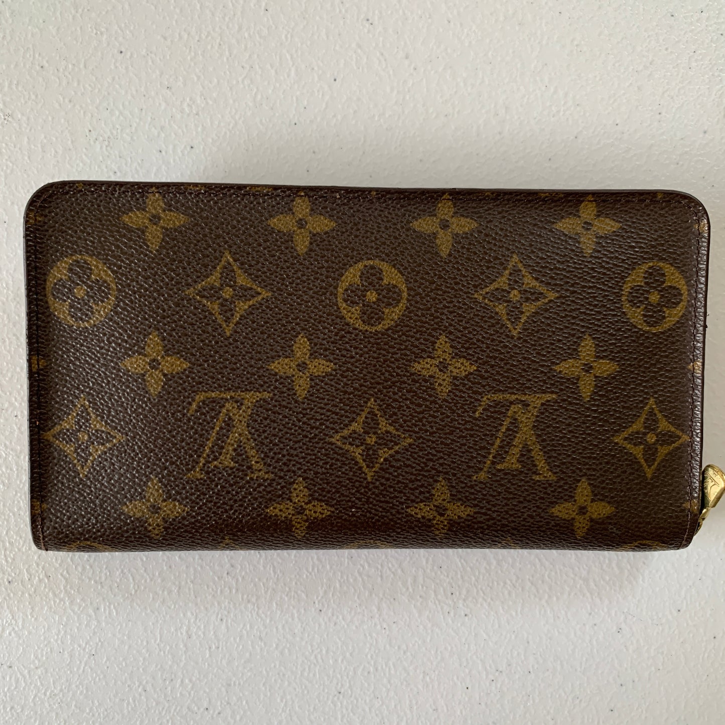 Louis Vuitton zippy leather wallet ca0998 authentic with COA
