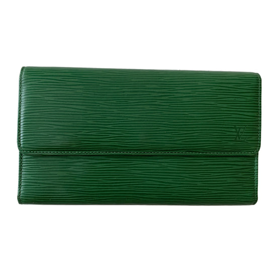 Louis Vuitton women’s green leather wallet CA1925 authentic with COA 4.3x7.5”