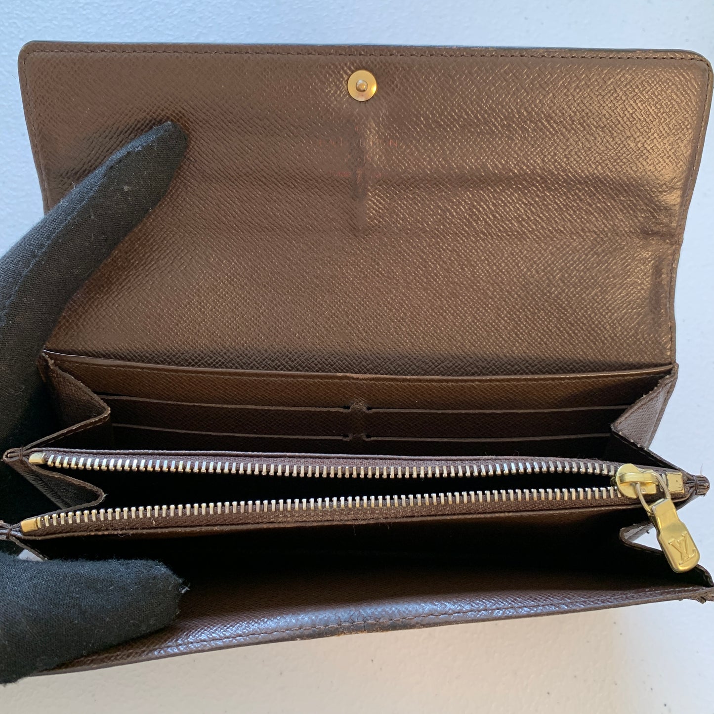 Louis Vuitton women’s damier ebene long Wallet ca1122 authentic with COA