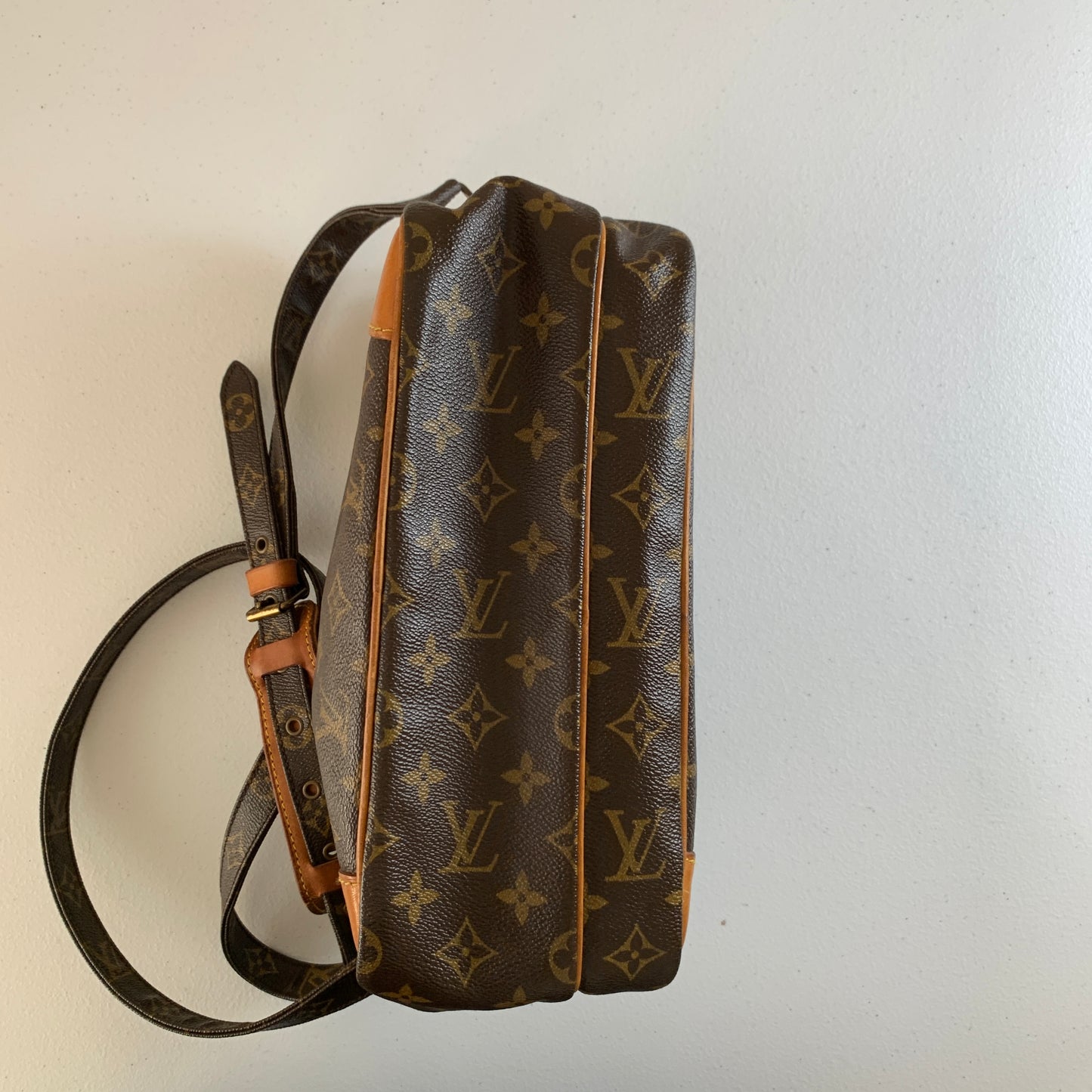 Louis Vuitton monogram Nile crossbody bag authentic with COA
