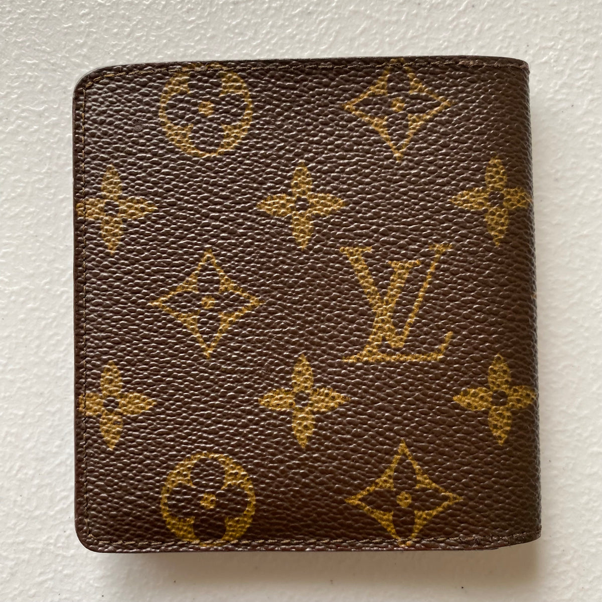 Louis Vuitton monogram men’s bifold wallet 881AN Authentic with COA 3.9x3.7