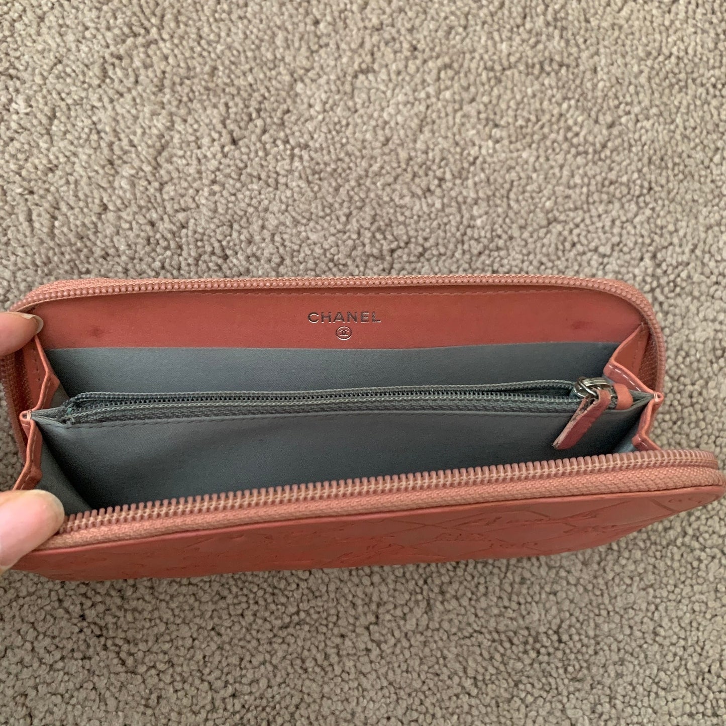 Rare Chanel women's pink zippy long leather wallet