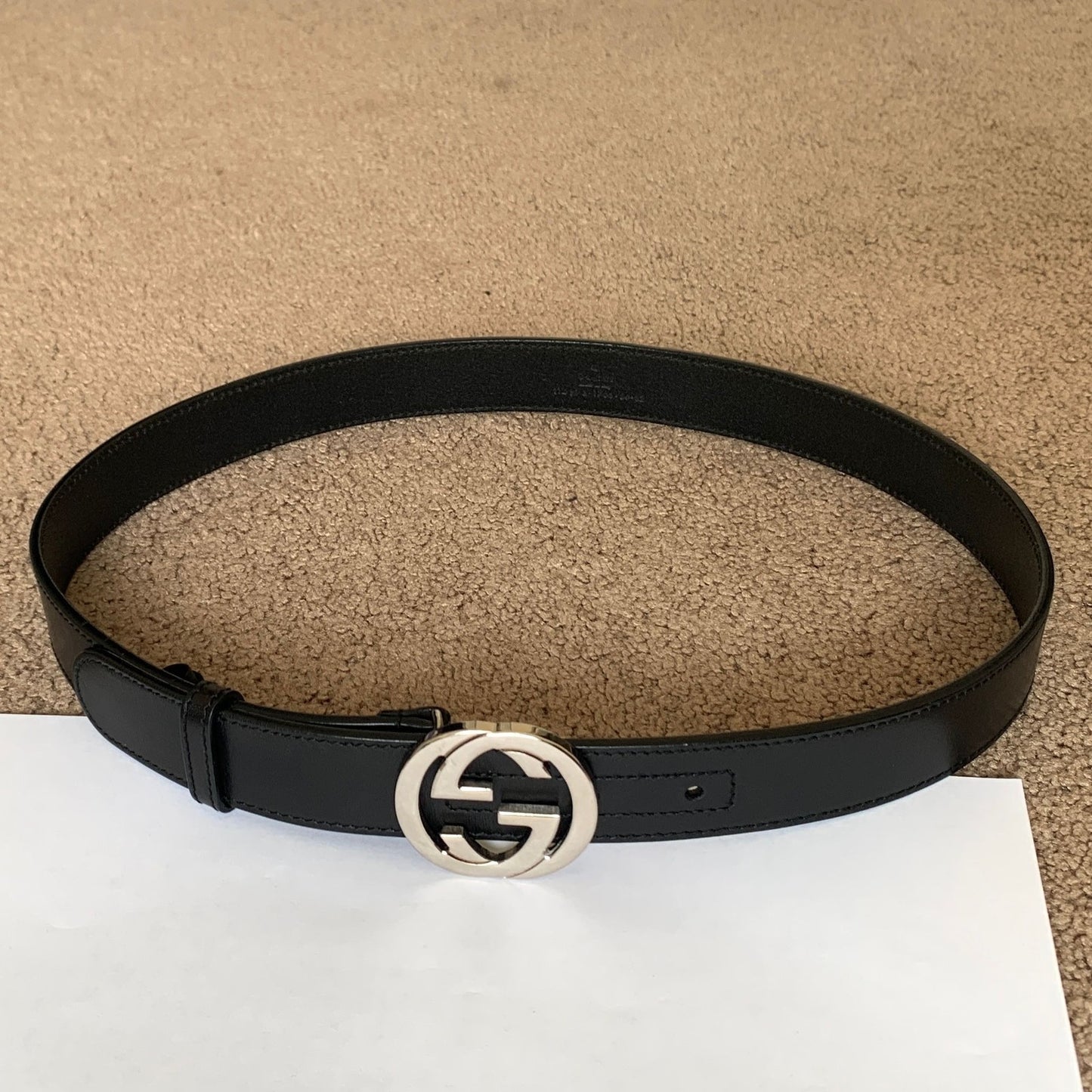 G1033 Gucci unisex black leather belt size 32 inches