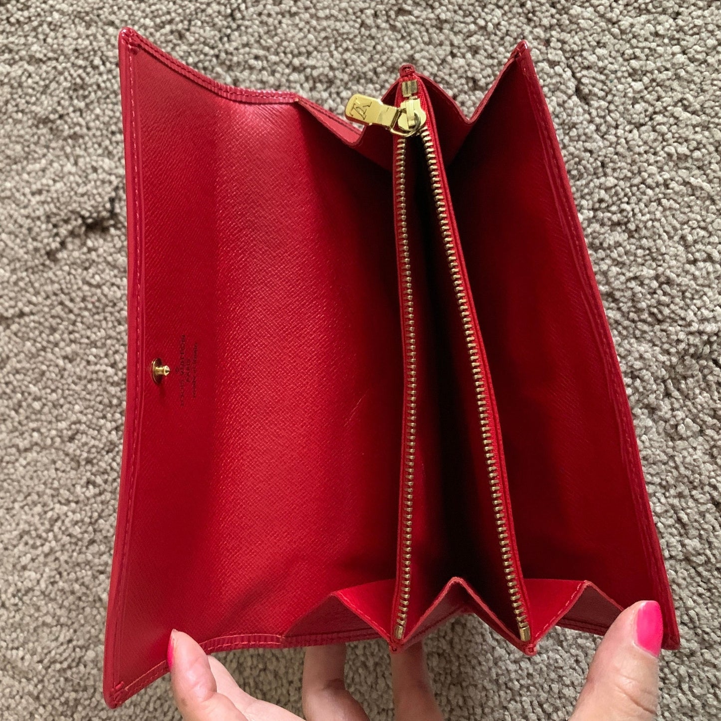 LV1031 Louis Vuitton women's long red Epi leather wallet